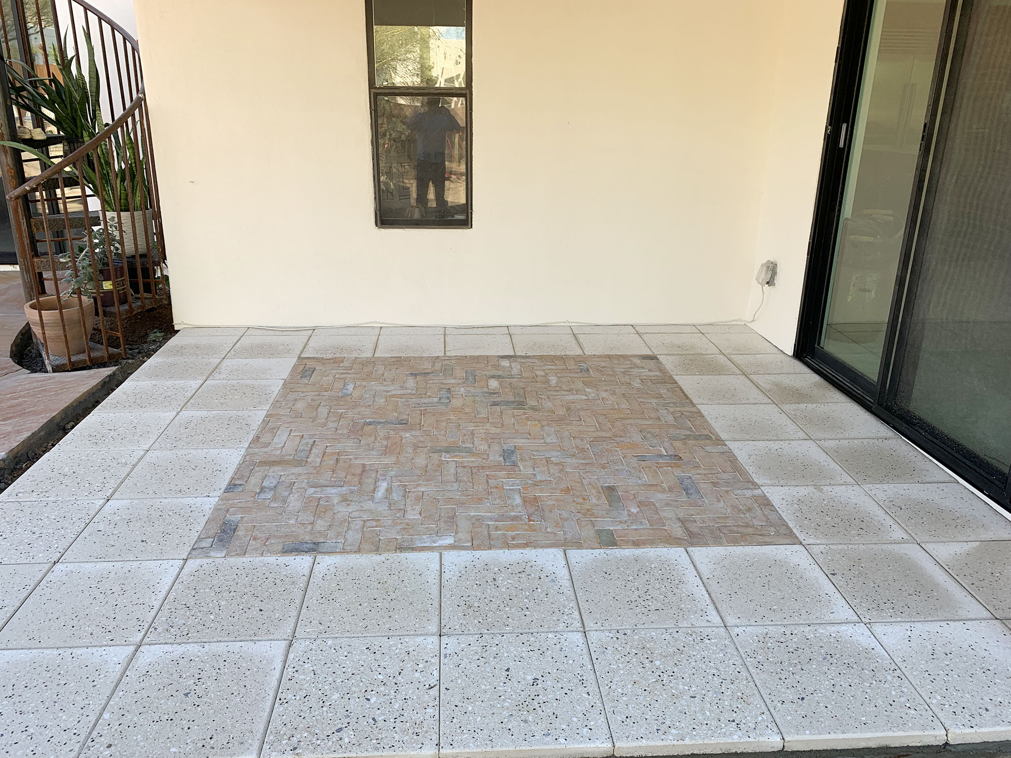 Back patio pavers with masonry design